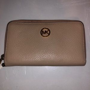 Micheal Kors wallet